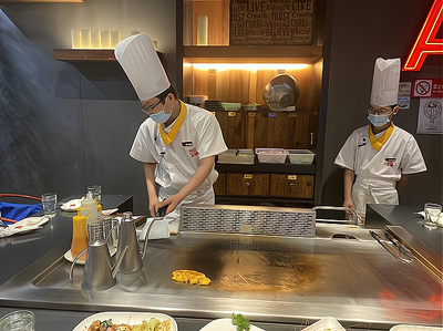 匠心铸就美味，服务创造价值——以喜乐铁板烧为例谈餐饮业的制胜之道